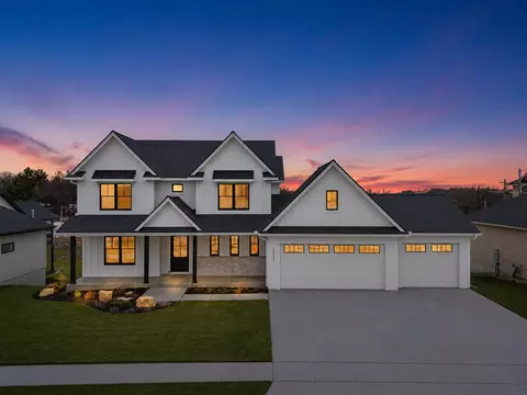2643 Timber Oaks Rd SW, Rochester, MN 55902