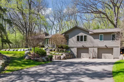 11608 Live Oak Dr, Minnetonka, MN 55305