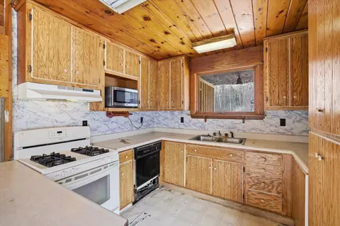 Kitchen - 59404 Herron Rd, Bigfork, MN 56628 photo 2 of 5