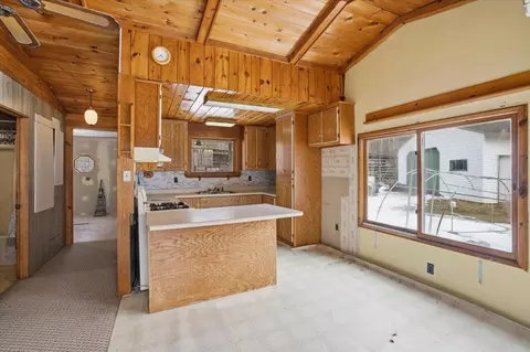 Kitchen - 59404 Herron Rd, Bigfork, MN 56628 photo 3 of 5