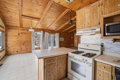 Kitchen - 59404 Herron Rd, Bigfork, MN 56628 photo 4 of 5