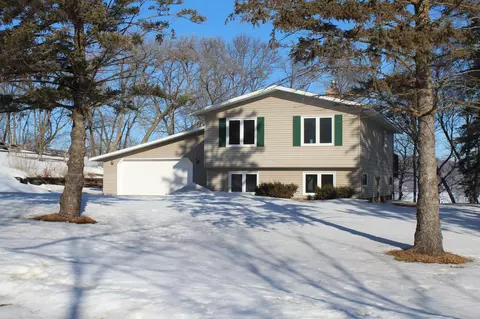 20619 Hillcrest Rd, Fergus Falls, MN 56537