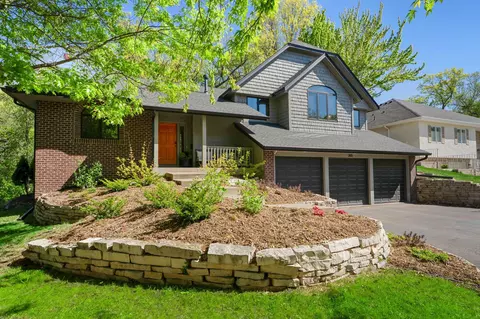300 Dearborn Ct, Hopkins, MN 55343