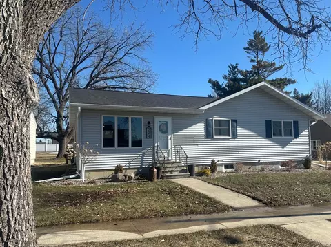 204 NW 2nd St, Adams, MN 55909
