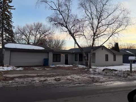 15 Pleasant Ave, Excelsior, MN 55331 photo 2