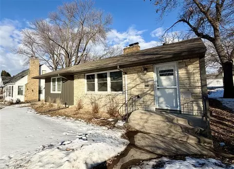 3424 Abbott Ave N, Robbinsdale, MN 55422