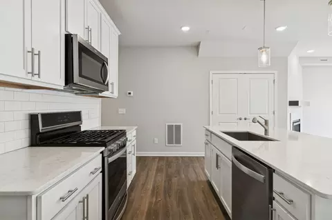 Kitchen - 4860 Avery Ct, Eagan, MN 55123 photo 5 of 6