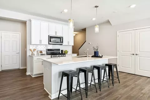 Kitchen - 4860 Avery Ct, Eagan, MN 55123 photo 4 of 6