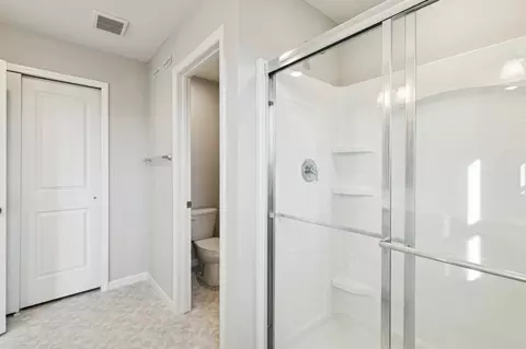 Bath - 4860 Avery Ct, Eagan, MN 55123 photo 3 of 5