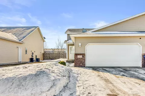 1503 34th Ave S, Moorhead, MN 56560