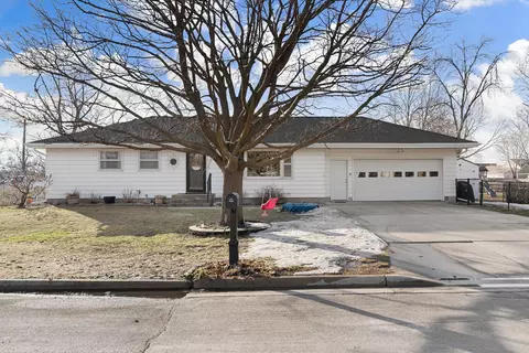 1103 18th St NE, Austin, MN 55912 photo 2