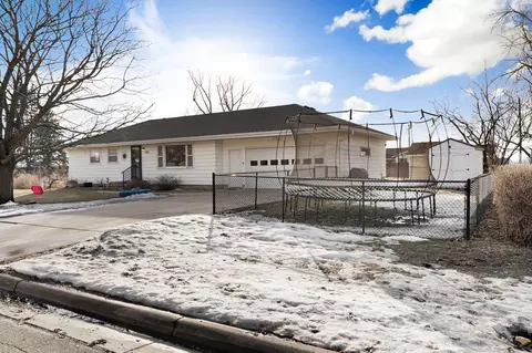 1103 18th St NE, Austin, MN 55912