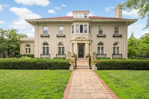 2400 Pillsbury Ave S, Minneapolis, MN 55404