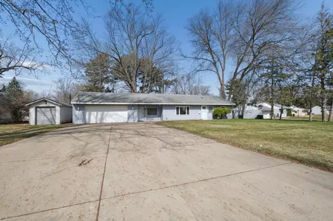 Exterior - 8704 Crest Rd, Bloomington, MN 55425 photo 3 of 6