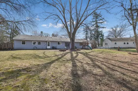 Exterior - 8704 Crest Rd, Bloomington, MN 55425 photo 2 of 6