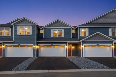 5483 Fall Meadow Trl, North Branch, MN 55056