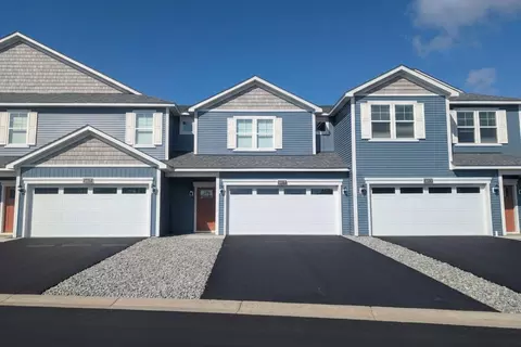5477 Fall Meadow Trl, North Branch, MN 55056