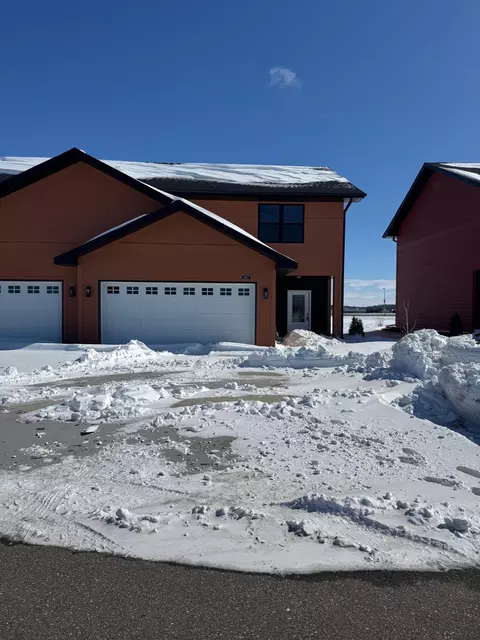 807 Viburnum St, Belle Plaine, MN 56011