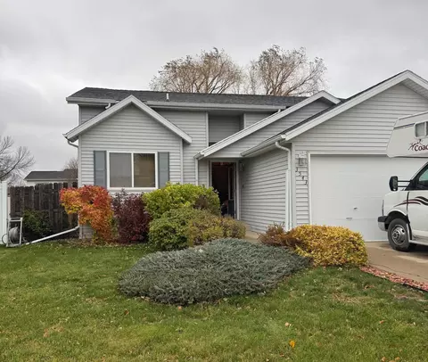 3543 30th St S, Fargo, ND 58104