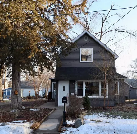615 Rice St W, Stillwater, MN 55082