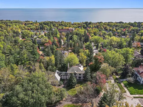 124 N Hawthorne Rd, Duluth, MN 55812