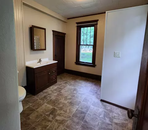 Bath - 405 Ann St, Willmar, MN 56201 photo 1 of 3