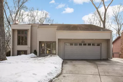 6948 Raven Ct, Eden Prairie, MN 55346