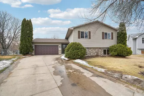 7665 Homestead Ct S, Cottage Grove, MN 55016