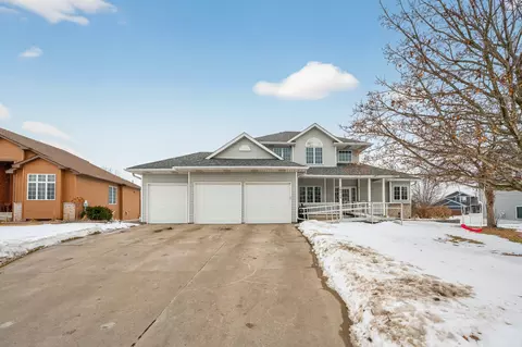 10010 Fallgold Pkwy N, Brooklyn Park, MN 55443