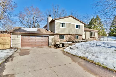 1587 Hennessy Vis, White Bear Township, MN 55110