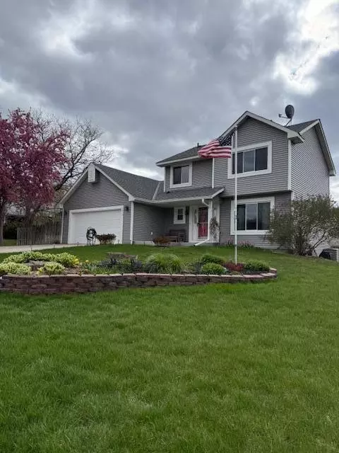 2610 Hydram Ave N, Oakdale, MN 55128