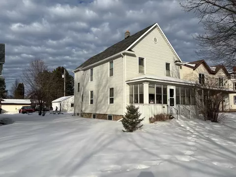 113 5th St S, Virginia, MN 55792