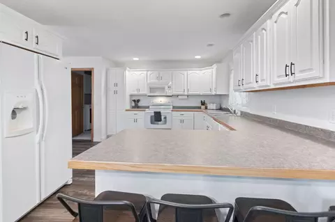 Kitchen - 3102 8th Ave NW, Faribault, MN 55021 photo 4 of 4