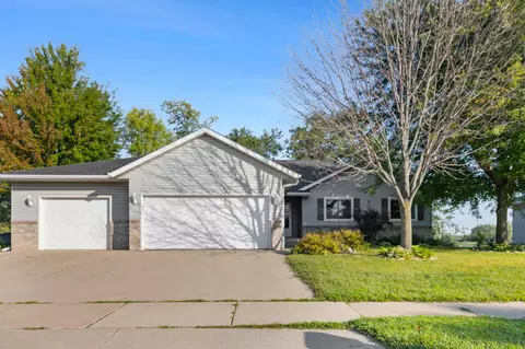 Exterior - 3102 8th Ave NW, Faribault, MN 55021 photo 10 of 11
