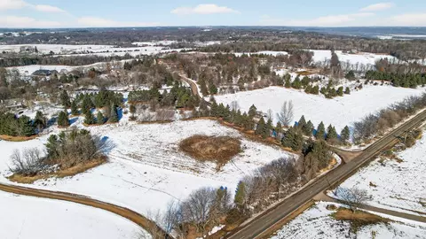 Nnn Arcola Trail N, Stillwater, MN 55082