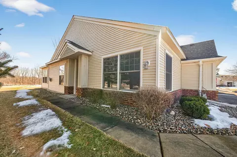 5932 Prairie Ridge Dr, Shoreview, MN 55126