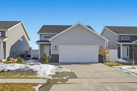2733 Divide St W, West Fargo, ND 58078