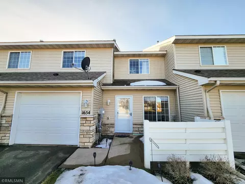 1654 Freedom Ln, Waconia, MN 55387