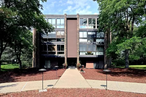 1700 Lexington Ave S #403, Mendota Heights, MN 55118