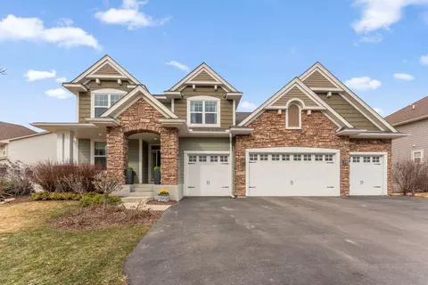19373 Huntington Ave, Lakeville, MN 55044