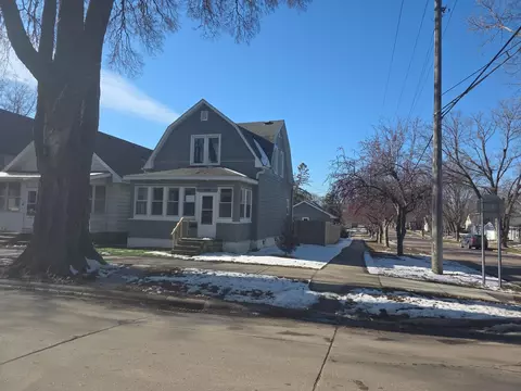 1128 N 5th St, Mankato, MN 56001