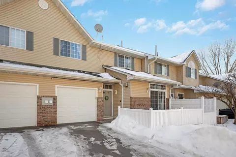 2706 Mallard Dr, Woodbury, MN 55125