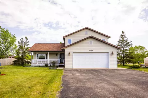 1124 Garnet Blvd, Detroit Lakes, MN 56501