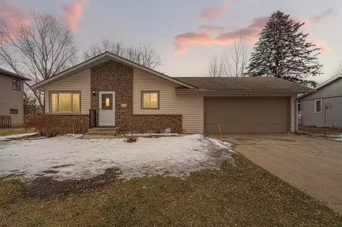 8350 208th St W, Lakeville, MN 55044