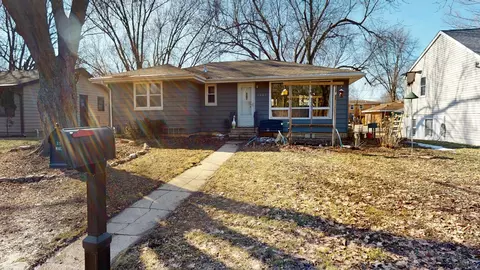 1606 Frank Hall Dr, Albert Lea, MN 56007