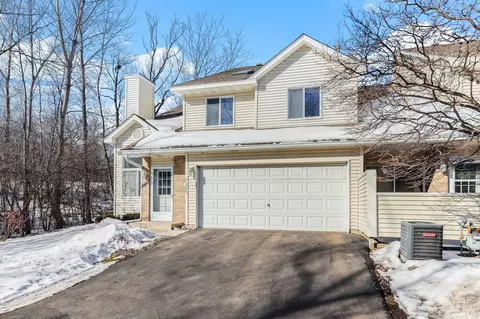 7025 49th St N, Oakdale, MN 55128