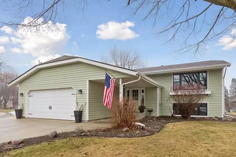 316 Lakeview Terrace Blvd, Waconia, MN 55387