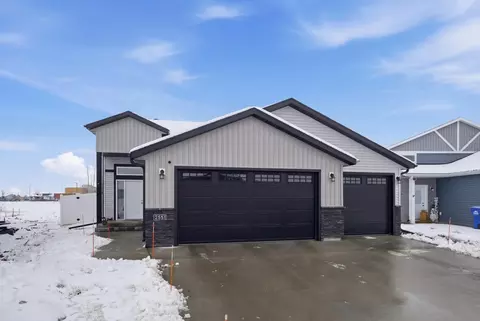 2551 72nd Ave S, Fargo, ND 58104