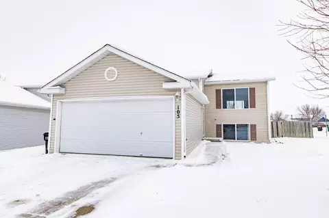 105 Evergreen Cir, West Fargo, ND 58078