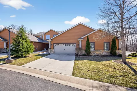 552 Panorama Cir NW, Rochester, MN 55901